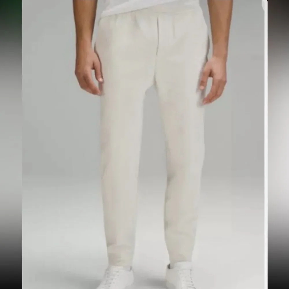Lululemon Men’s Textured Spacer Classic-Tapered Pant Cream Bone XL